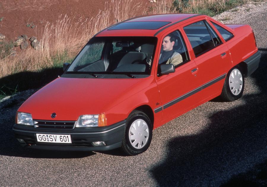  Opel Kadett GL Sedan (E) 1989 года  (фото 3 из 6)